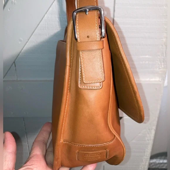VINTAGE Coach Hampton Tan crossbody medium messenger K1S-7750 - Picture 6 of 14
